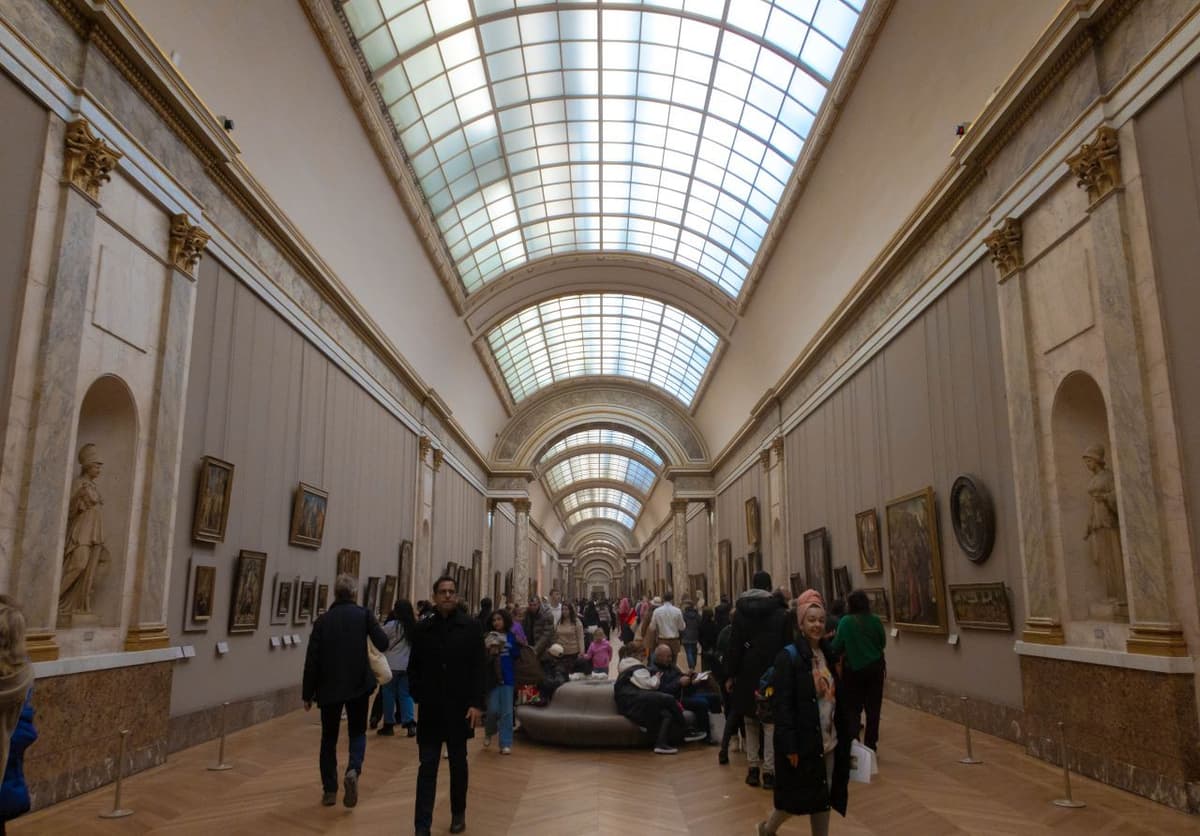 Louvre Museum Skip-the-Line Guided Tour