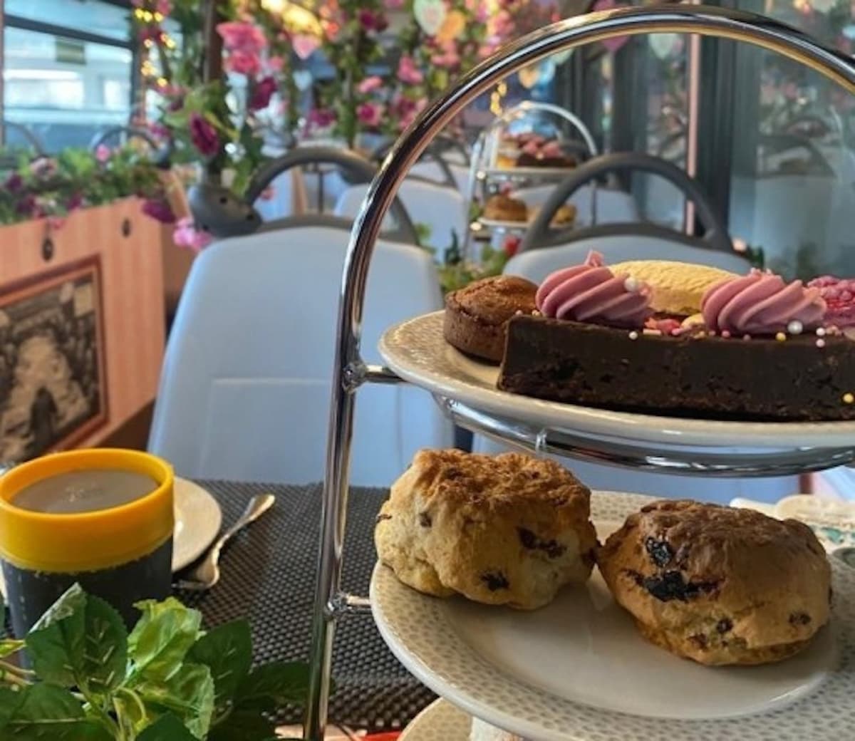 Afternoon Tea Bus with Panoramic Tour of London