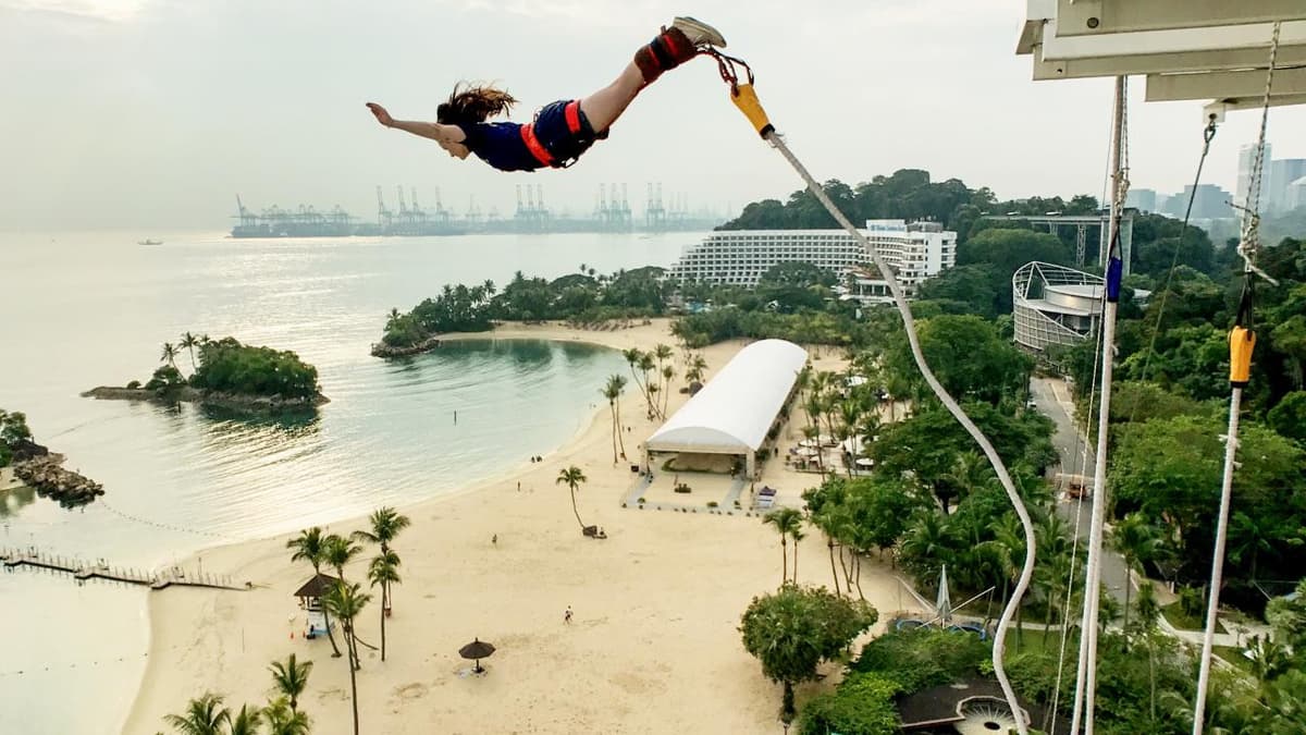 Skypark Sentosa by AJ Hackett Ticket: Bungy Jump & Giant Swing