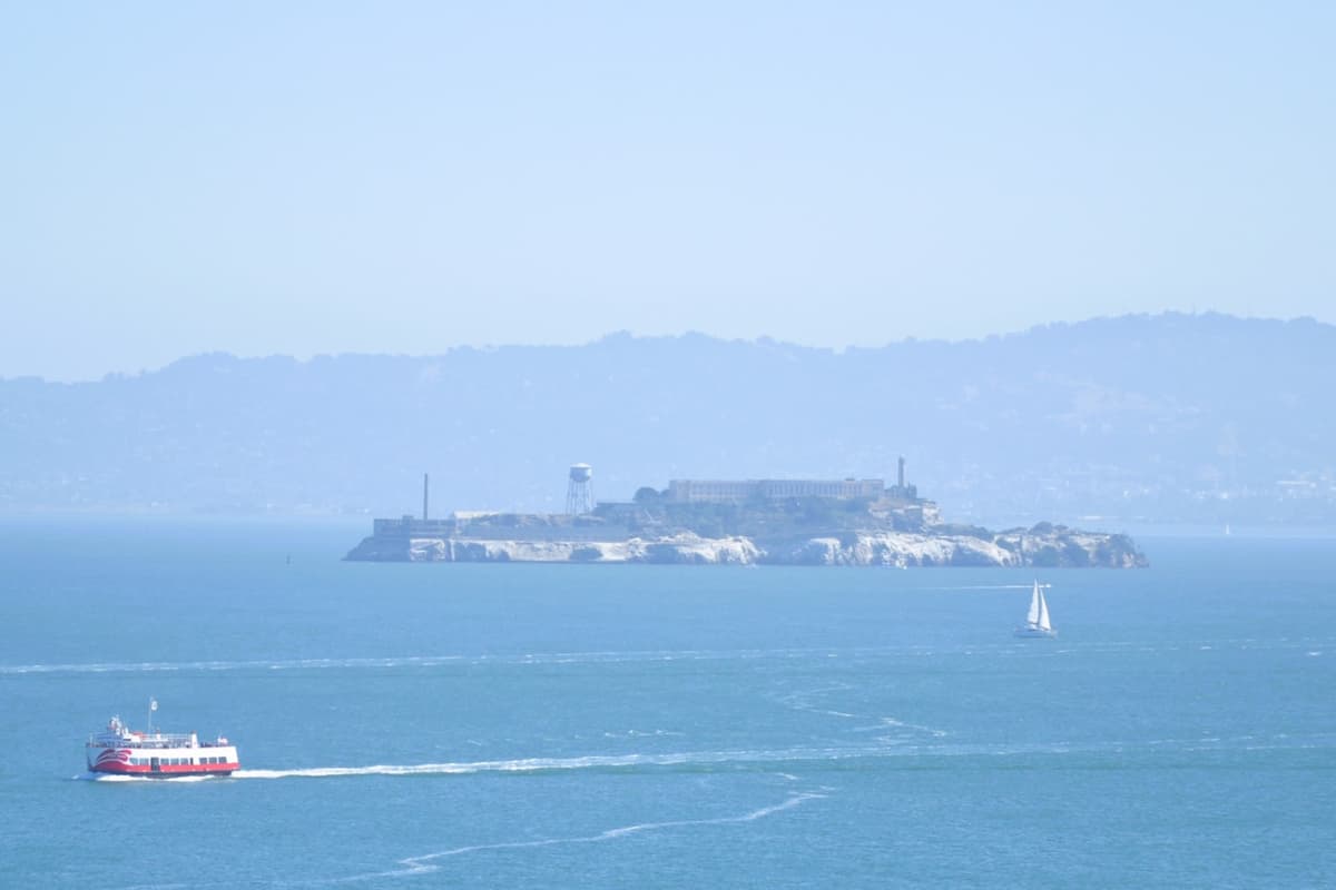 San Francisco Bay 1 Hour Golden Gate Sightseeing Boat Cruise by Red and White Fleet