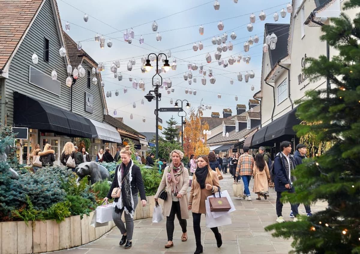 Bicester Village Shopping with Round Trip Rail Transfers from London