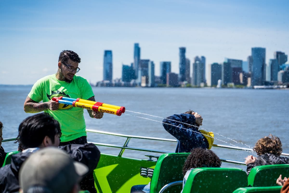 The Beast Speedboat Ride to Statue of Liberty by Circle Line: Reserved Straight-to-Board Ticket