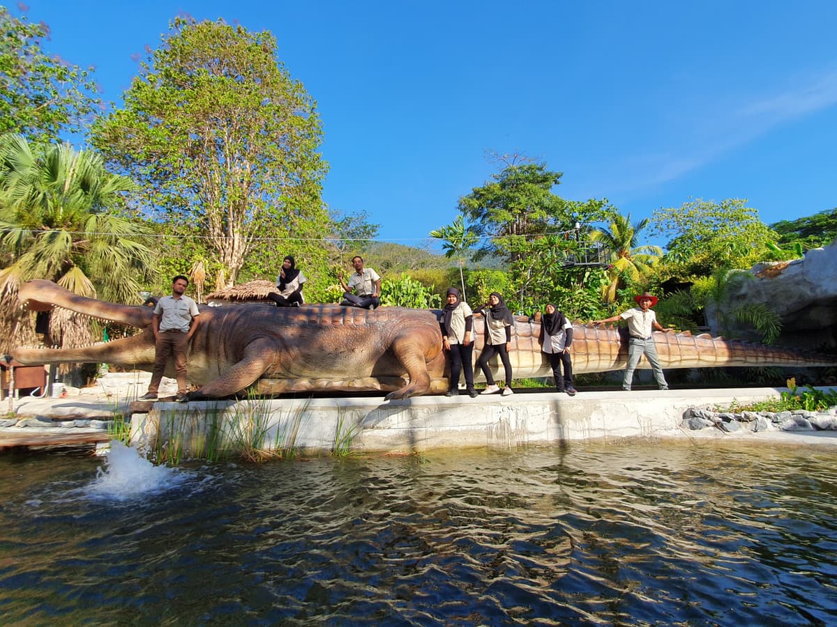 COMBO: Underwater World Langkawi + Crocodile Adventureland