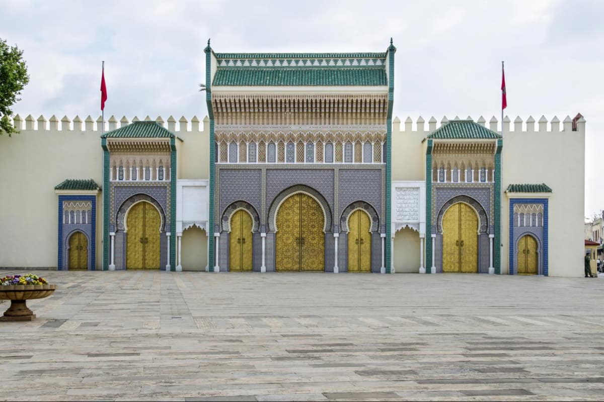 Fez Full-Day Tour from Casablanca: Medina of Fez, Al-Qarawiyyin Mosque, Al-Attarine Medersa