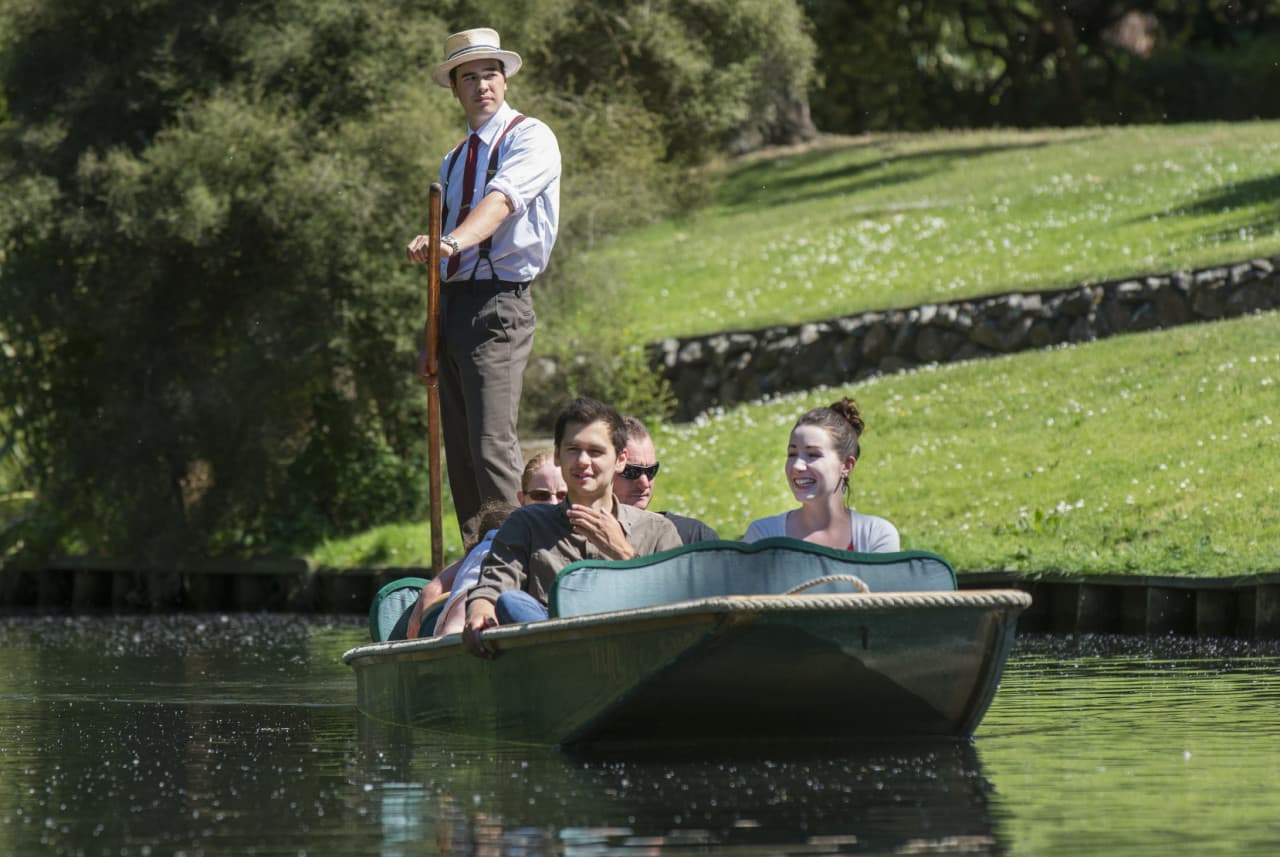 Punting on the Avon – photo 3