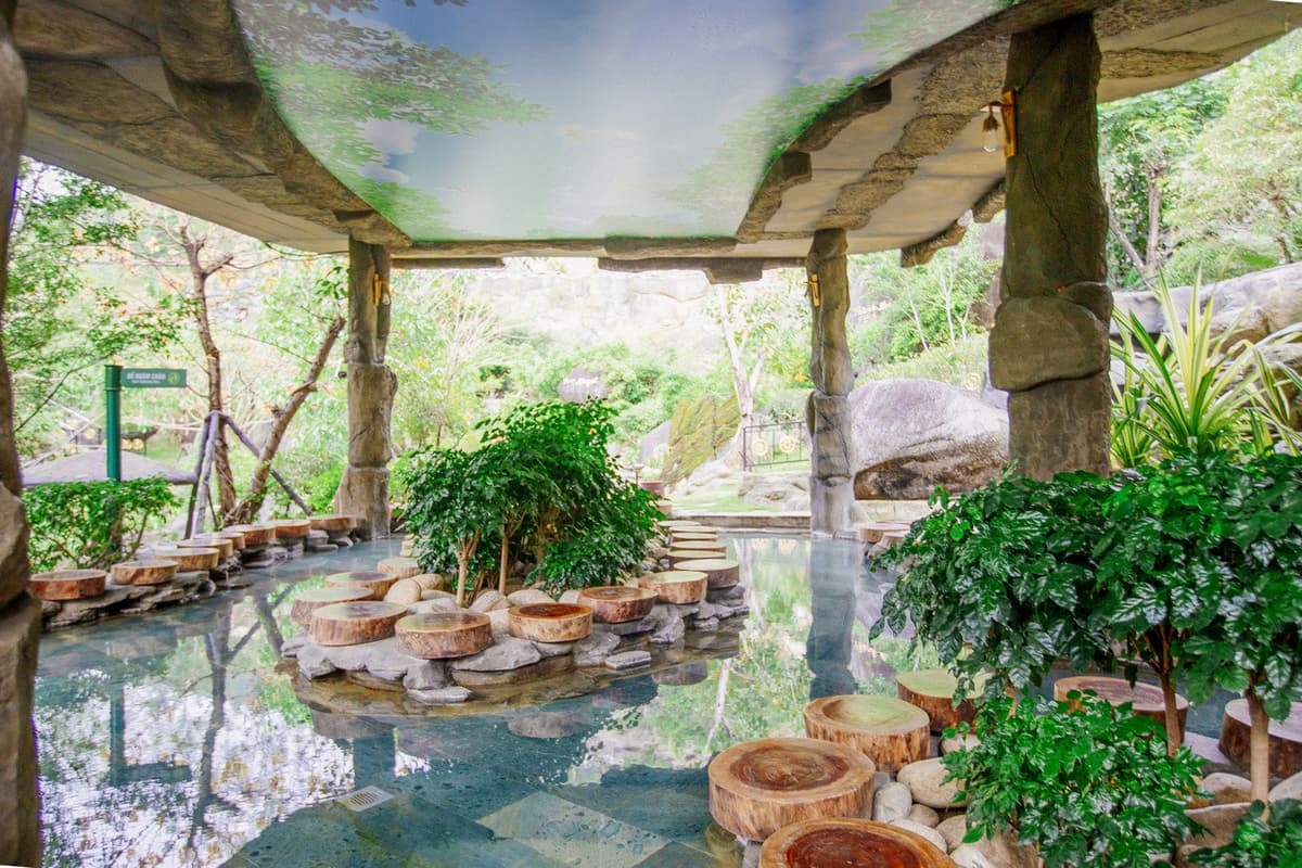 Nui Than Tai Hot Springs Park Tour