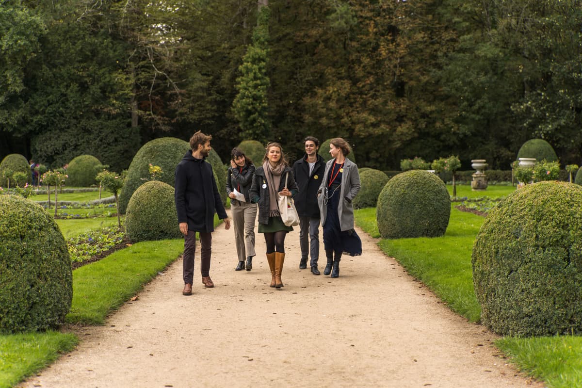 Loire Valley Tour from Paris: Chambord, Chenonceau, and Cheverny Castles