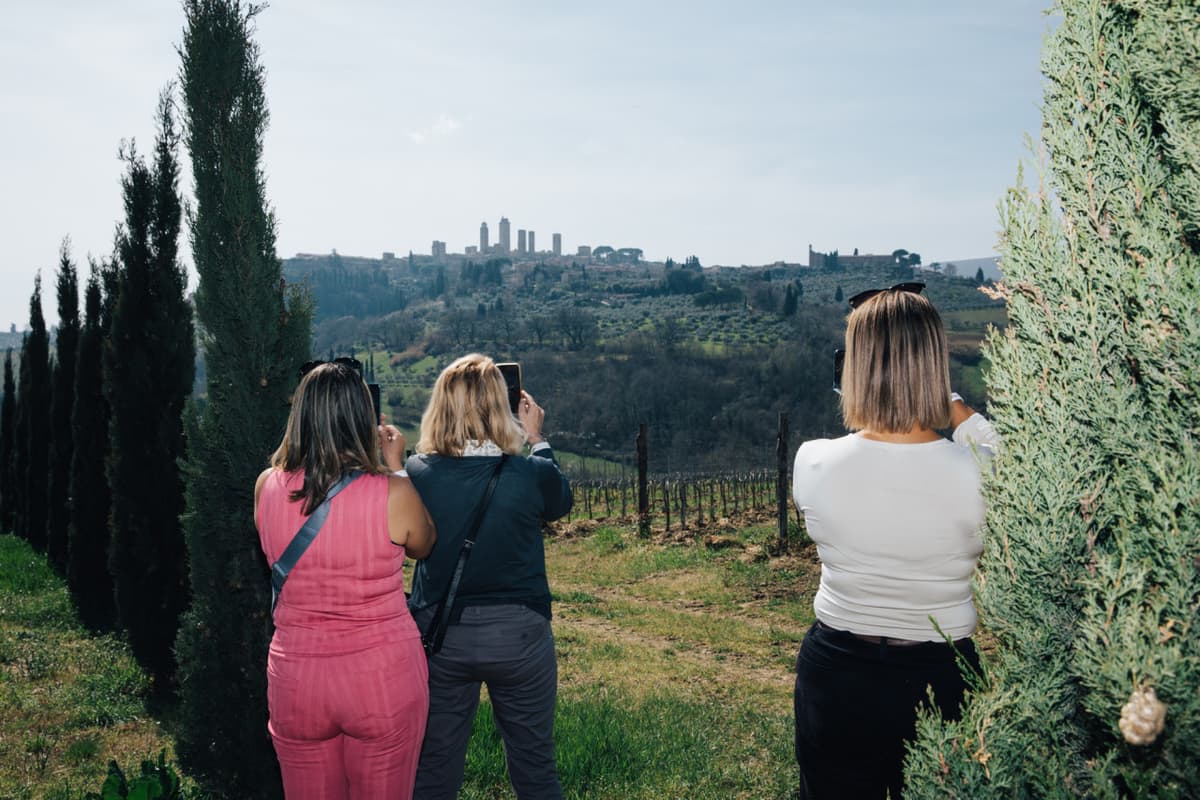Tuscany Full-Day Tour from Florence: Pisa, Chianti, San Gimignano, Siena