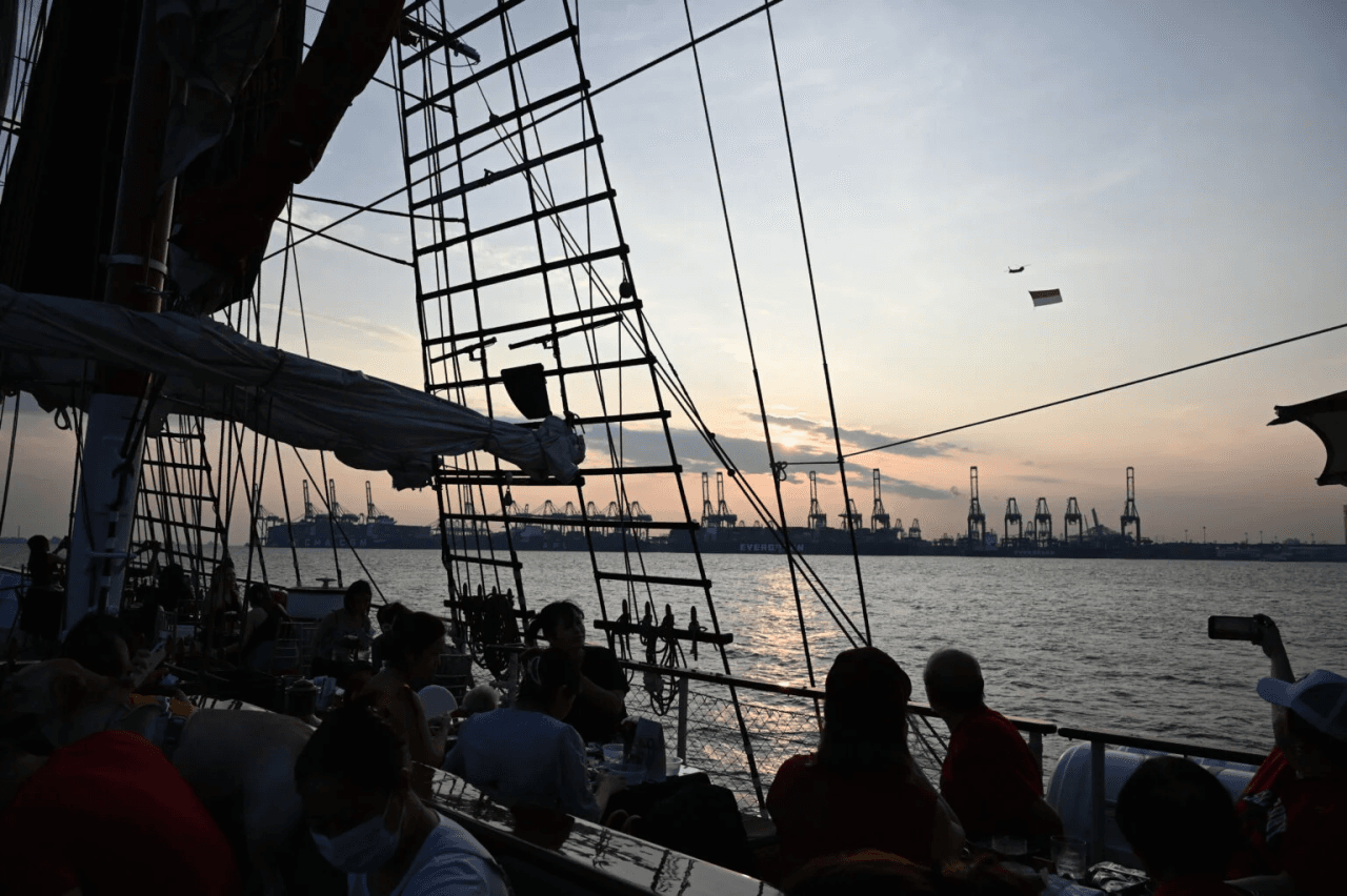 The Royal Albatross - Luxury Tall Ship Cruise Ticket – photo 37