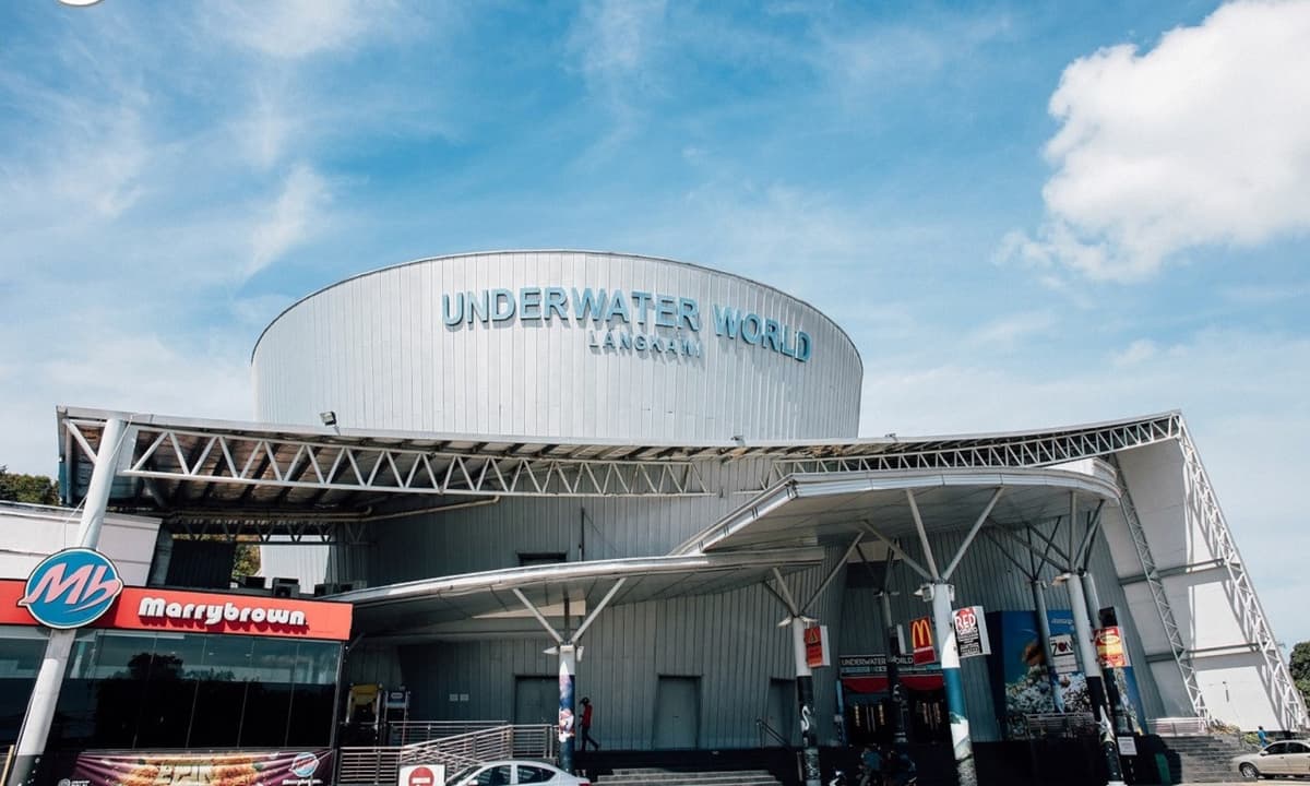 COMBO: Underwater World Langkawi + Crocodile Adventureland