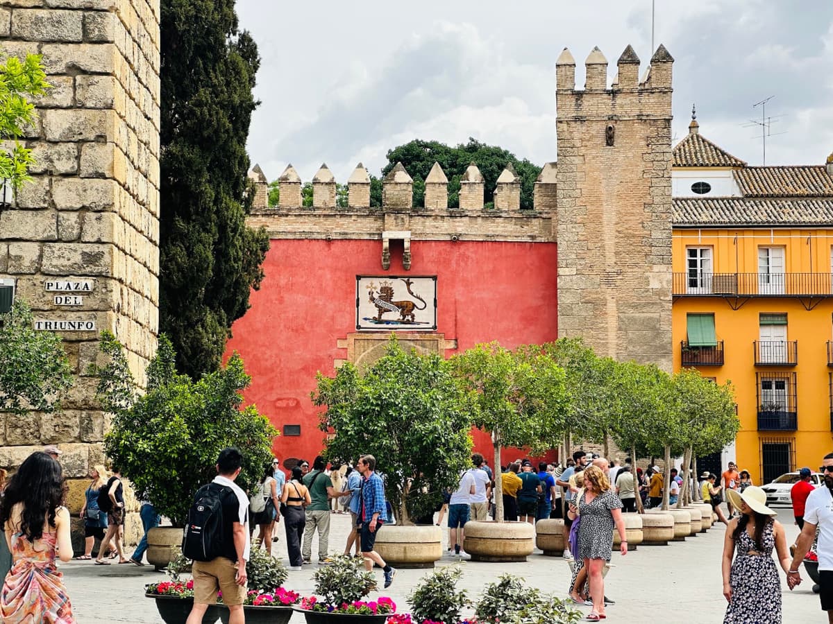 Seville Highlights Tour: Royal Alcazar of Seville, Triana Bridge, Flamenco Show
