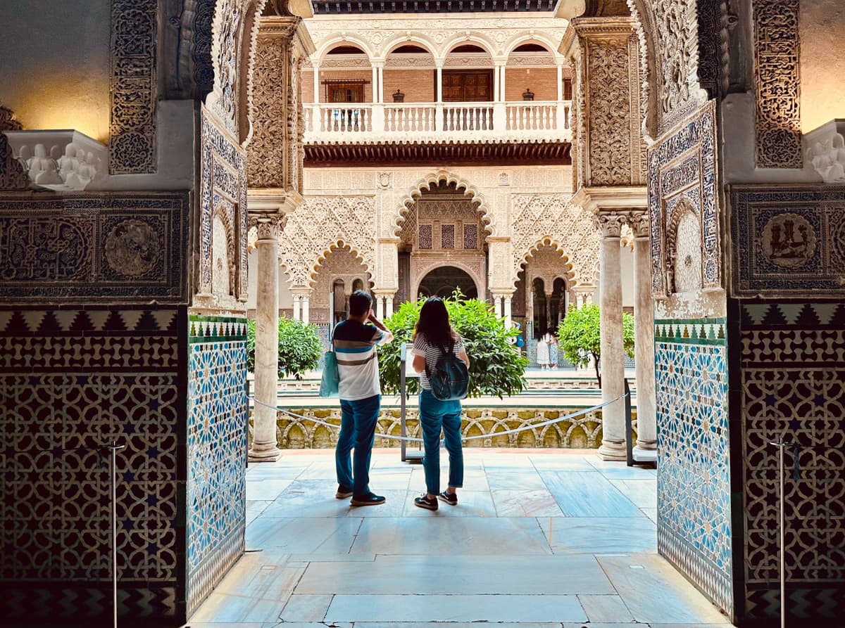 Seville Highlights Tour: Royal Alcazar of Seville, Triana Bridge, Flamenco Show