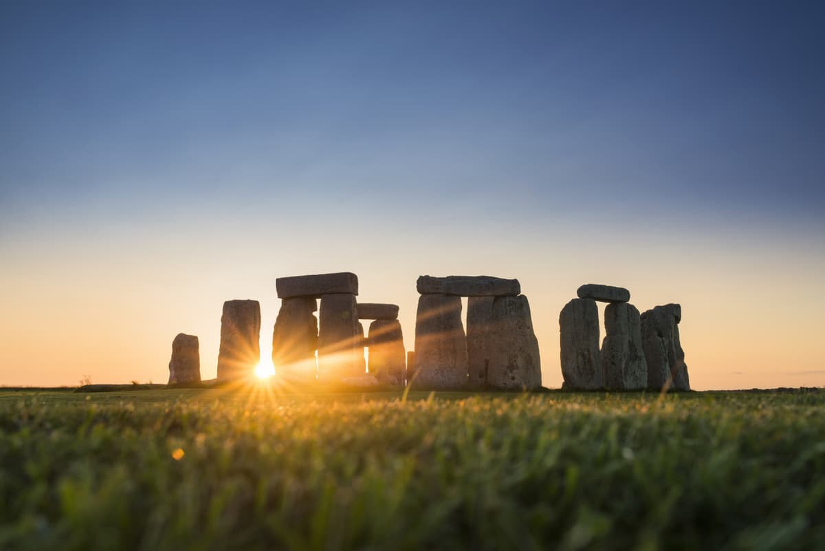 Windsor Castle, Stonehenge, and Oxford Tour from London