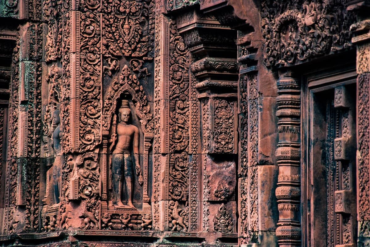 Banteay Srei Temple Tour