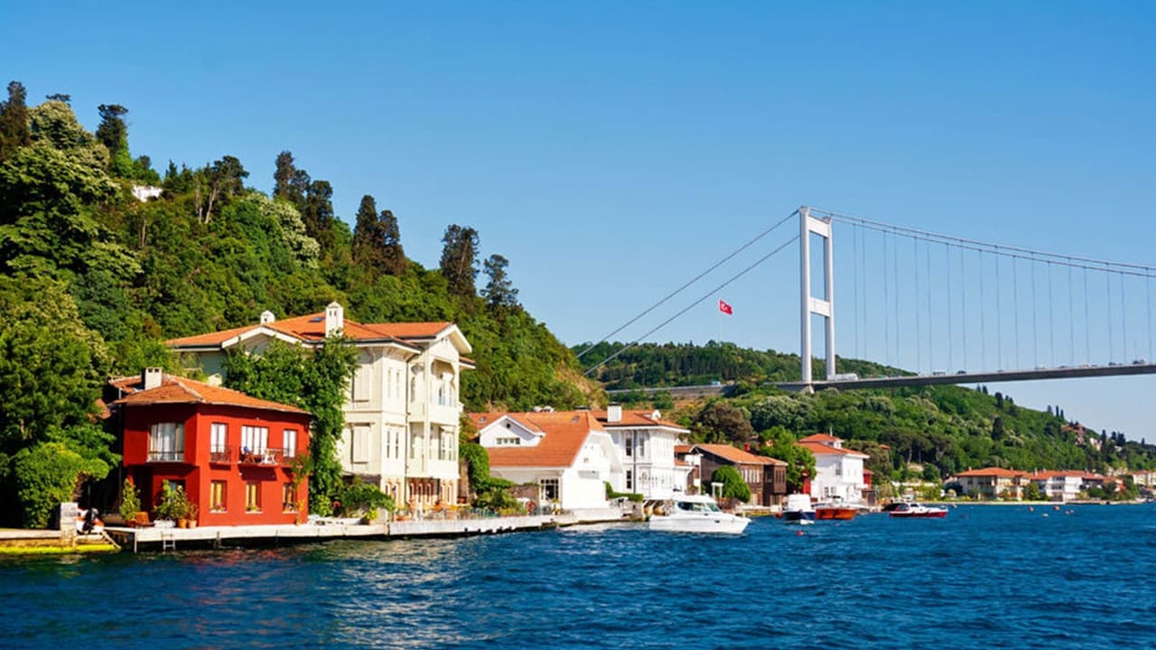 Bosphorus Sightseeing Cruise on a Luxury Yacht – photo 13