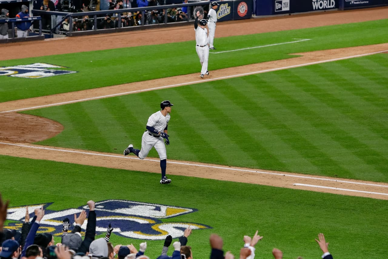 New York Yankees Baseball Game at Yankee Stadium – photo 8