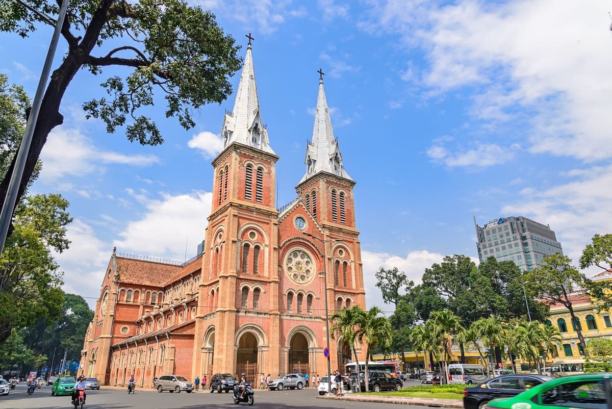 Ho Chi Minh Full-Day Tour: Independence Palace, War Remnants Museum, Water Bus Ride on Saigon River