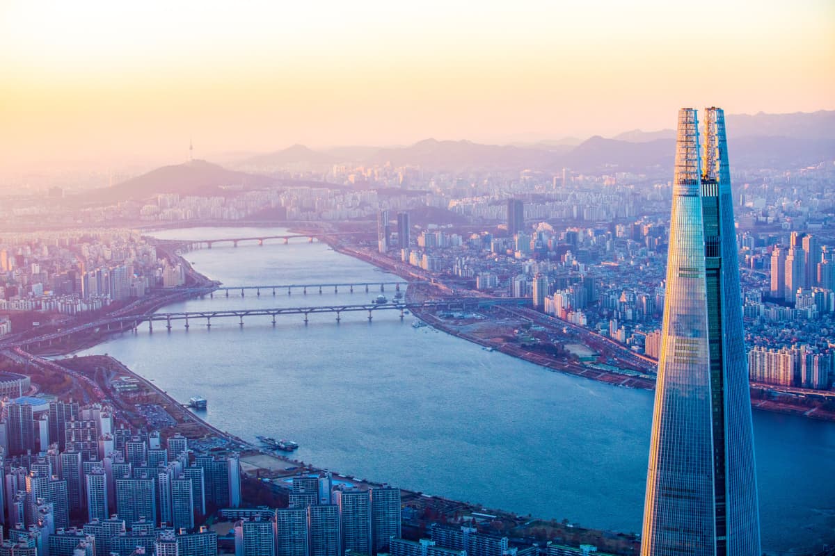 COMBO: Lotte World Adventure Seoul + Lotte World Aquarium + Seoul Sky Observatory Tickets