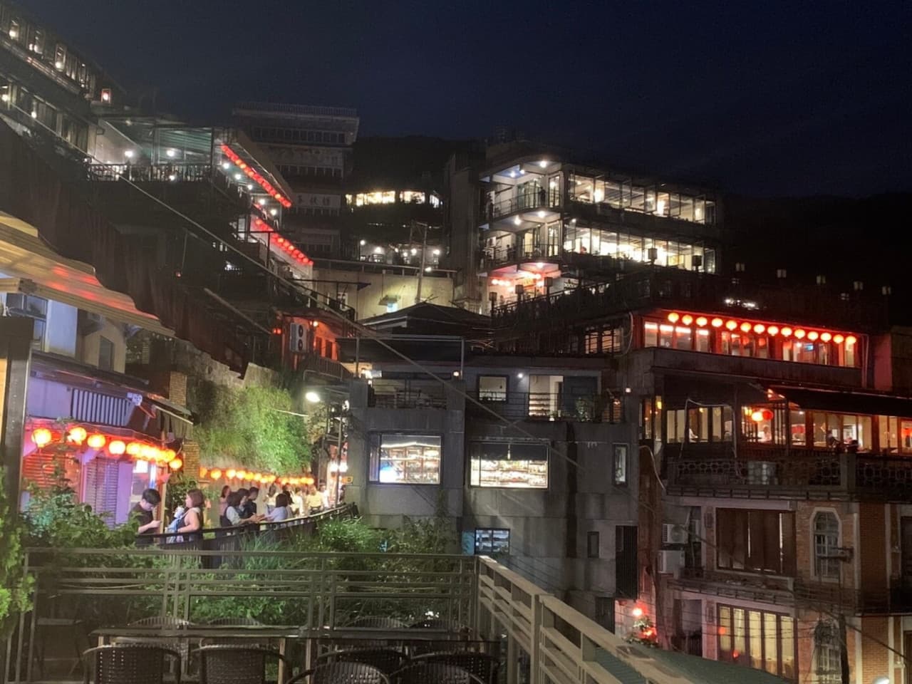 Jiufen Night Tour from Taipei: Jiufen Old Street, ShueiNanDong Golden Waterfall, Baoshishan Lookout