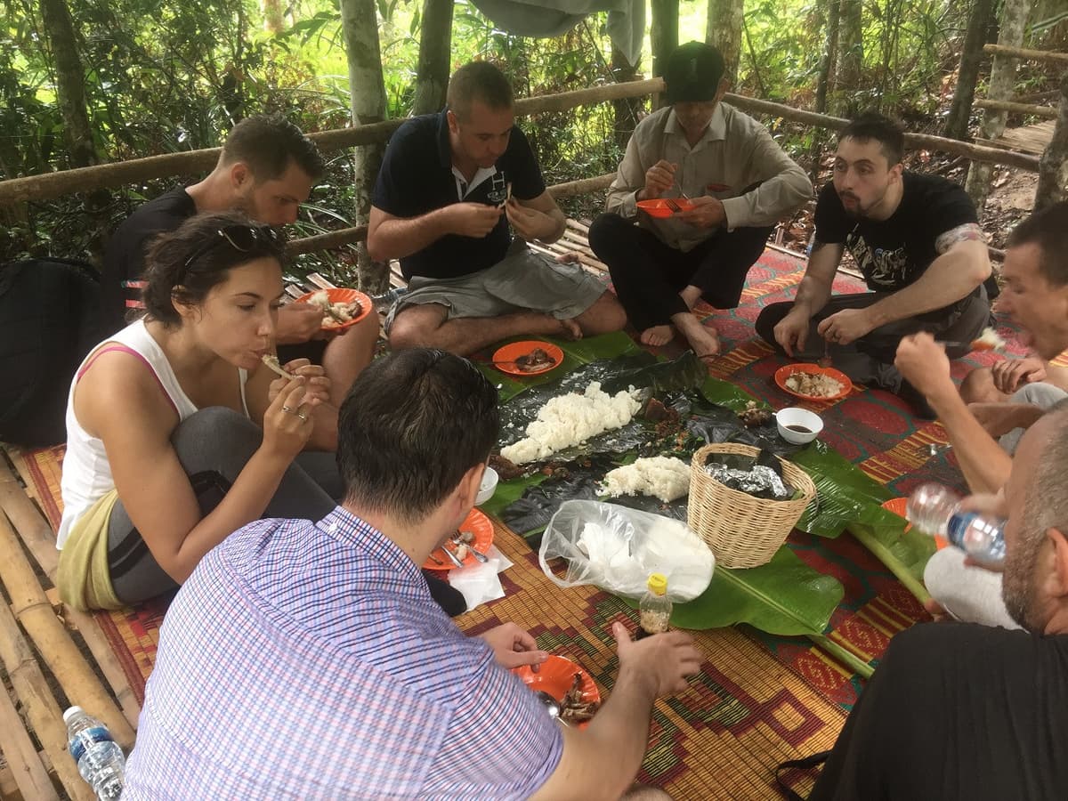 Pagoda and One Thousand Lingas Tour in Phnom Kulen