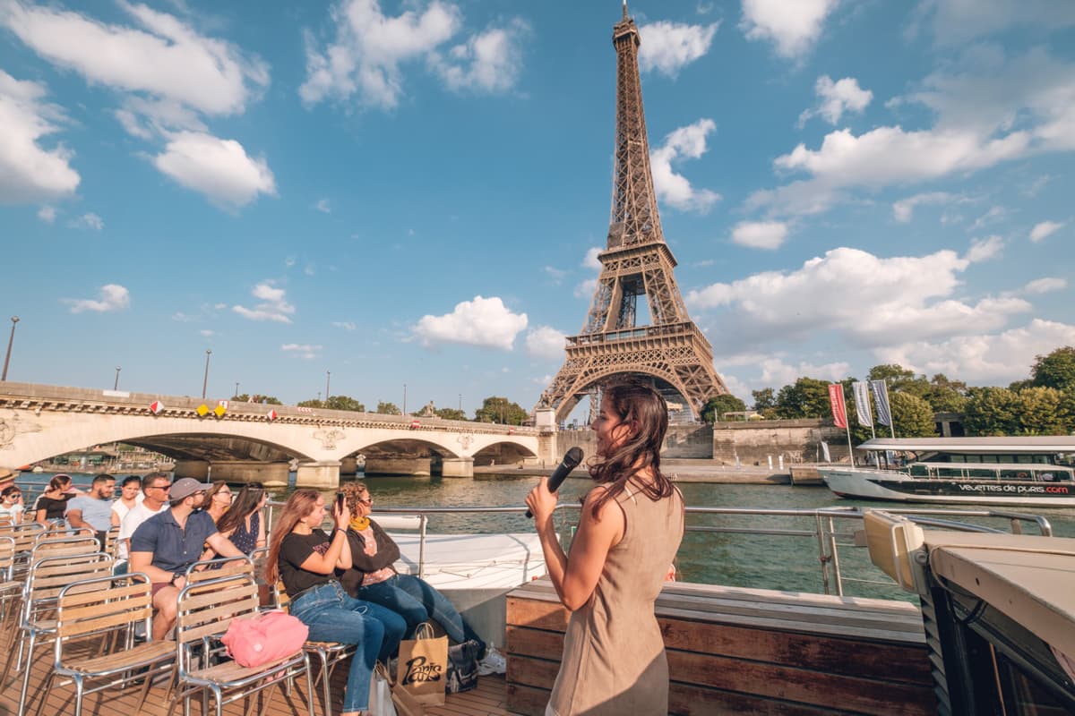 Seine River Cruise by Vedettes De Paris
