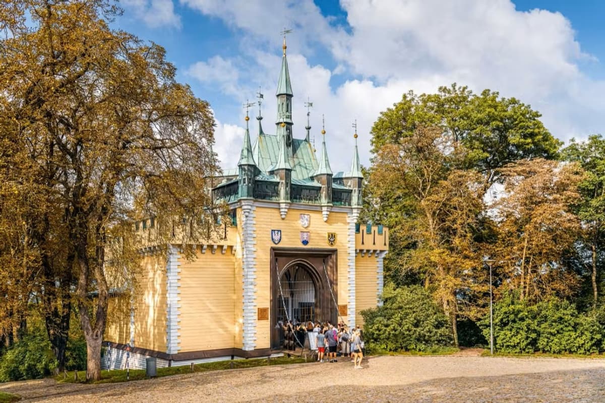 Petřín Tower & Mirror Maze Ticket