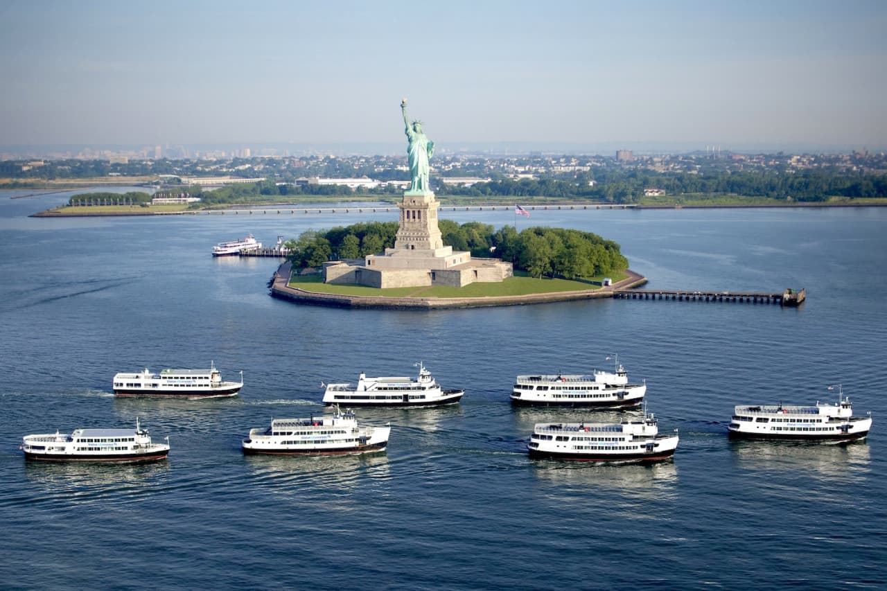 Official Statue of Liberty & Ellis Island Admission Ticket + Roundtrip Ferry by Statue City Cruises – photo 13