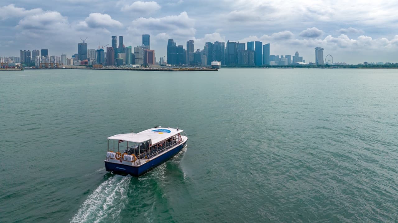 COMBO: Singapore Oceanarium + Albatross Hop-On Hop-Off Speedboat Tickets