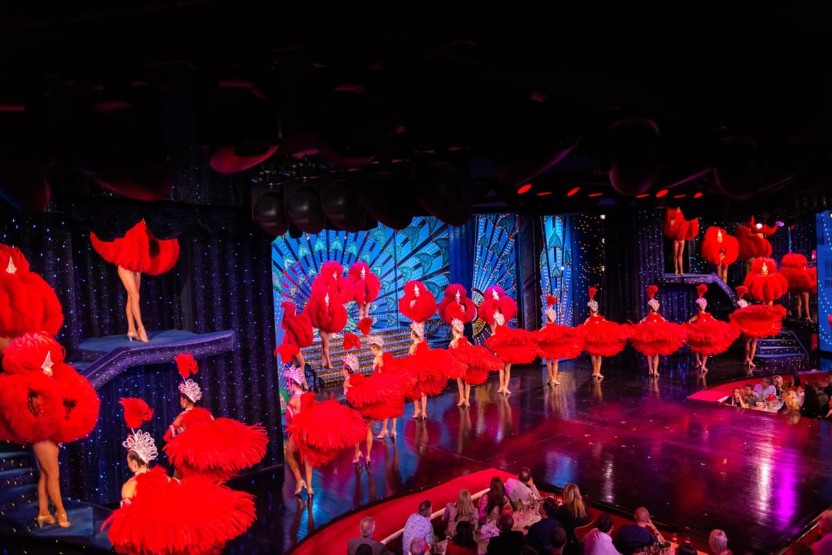 Moulin Rouge Cabaret Show and Paris Bus Tour