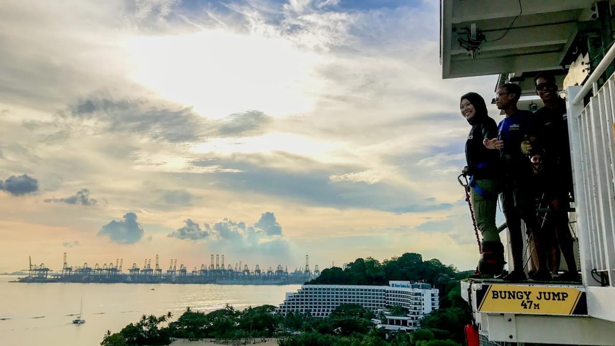 Skypark Sentosa by AJ Hackett Ticket: Bungy Jump & Giant Swing