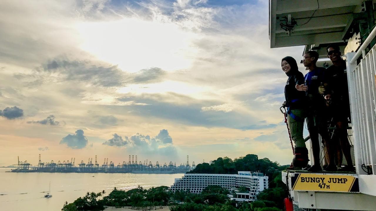 Skypark Sentosa by AJ Hackett Ticket: Bungy Jump & Giant Swing