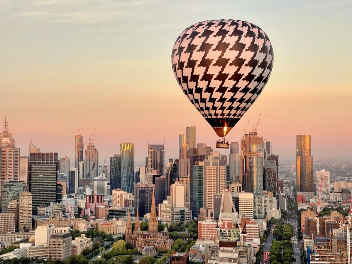 Sunrise Hot Air Balloon Flight over Melbourne with Photos