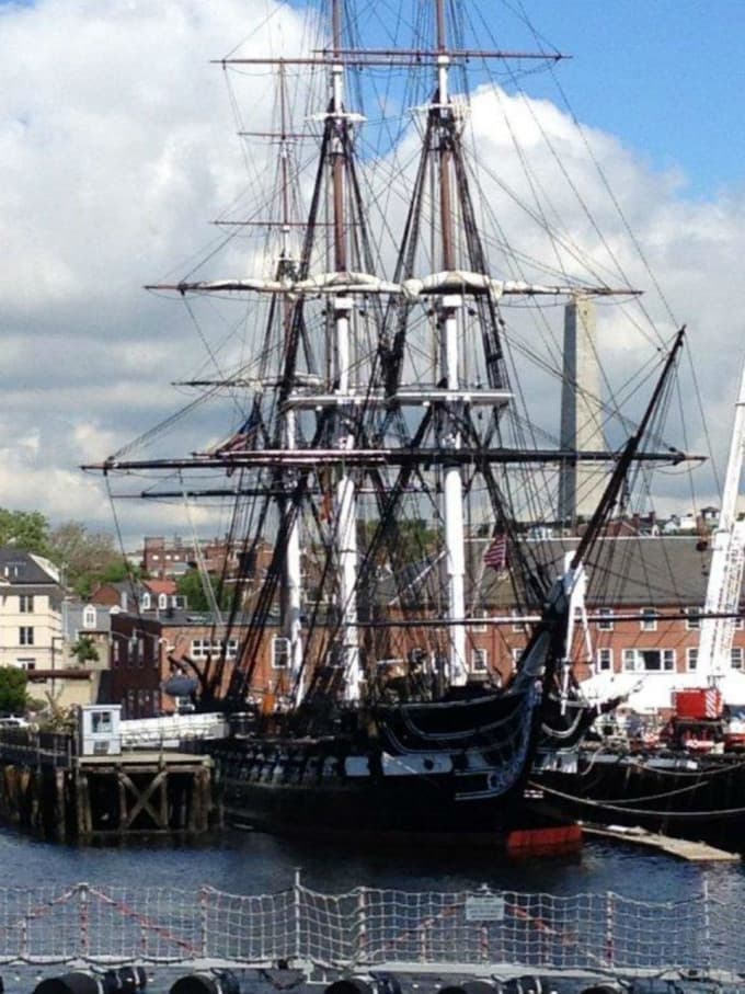Boston Harbor: Historic Sightseeing Cruise