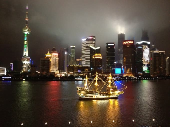 Shanghai Night Tour with Huangpu River Cruise