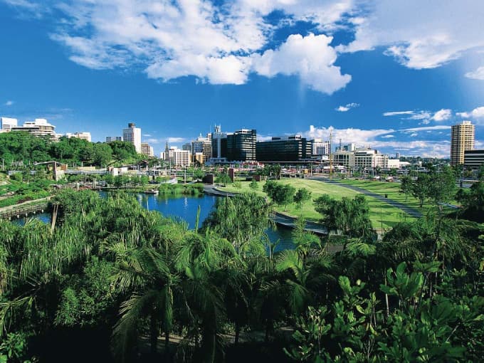 Grand Brisbane Tour from the Gold Coast