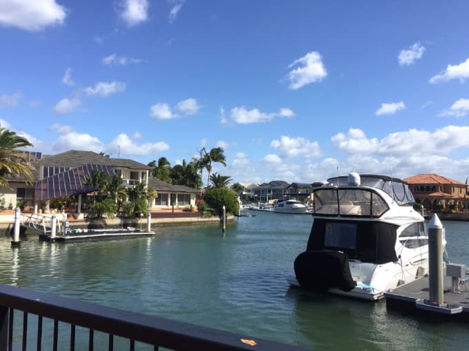Gold Coast Tour with Crab Catching Lunch Cruise from Brisbane