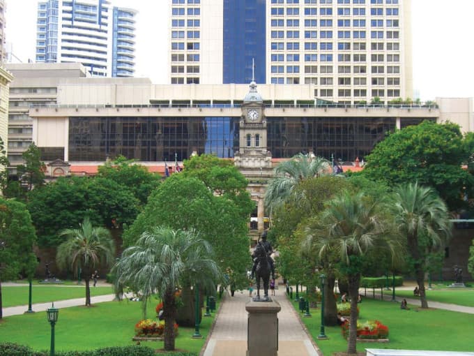 Grand Brisbane Tour from the Gold Coast