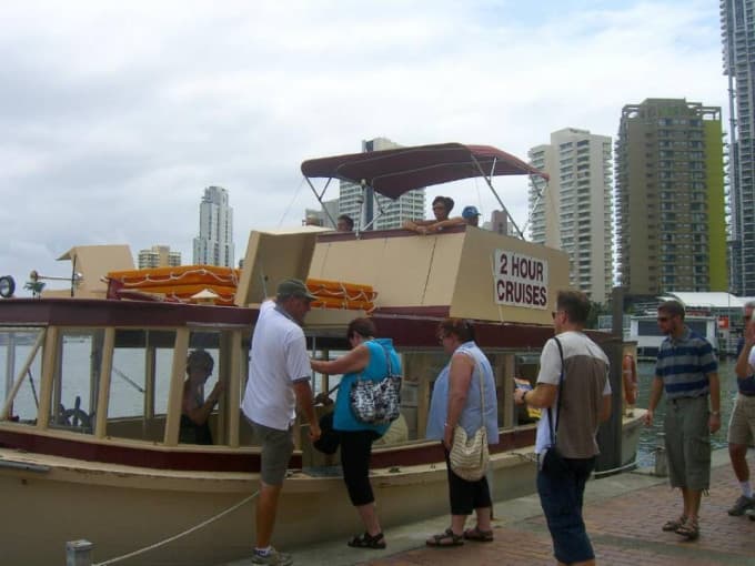Crab Catching and Gold Coast Broadwater Tour