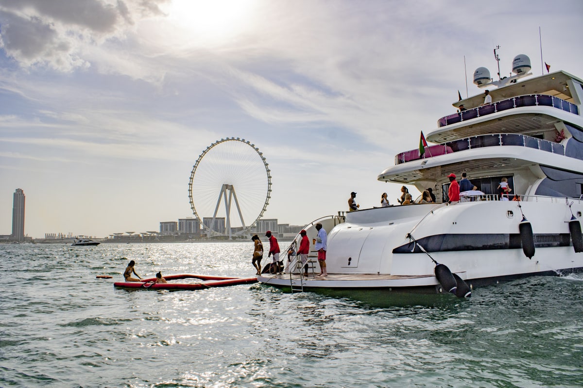 Dubai Marina Luxury Super Yacht Cruise