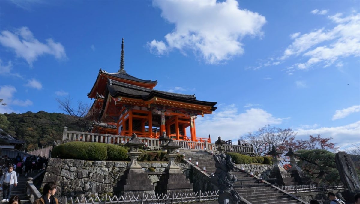 Kyoto Full-Day Tour: Nijo Castle, Kinkaku-ji,  Fushimi Inari Taisha, Kiyomizu-dera Temple