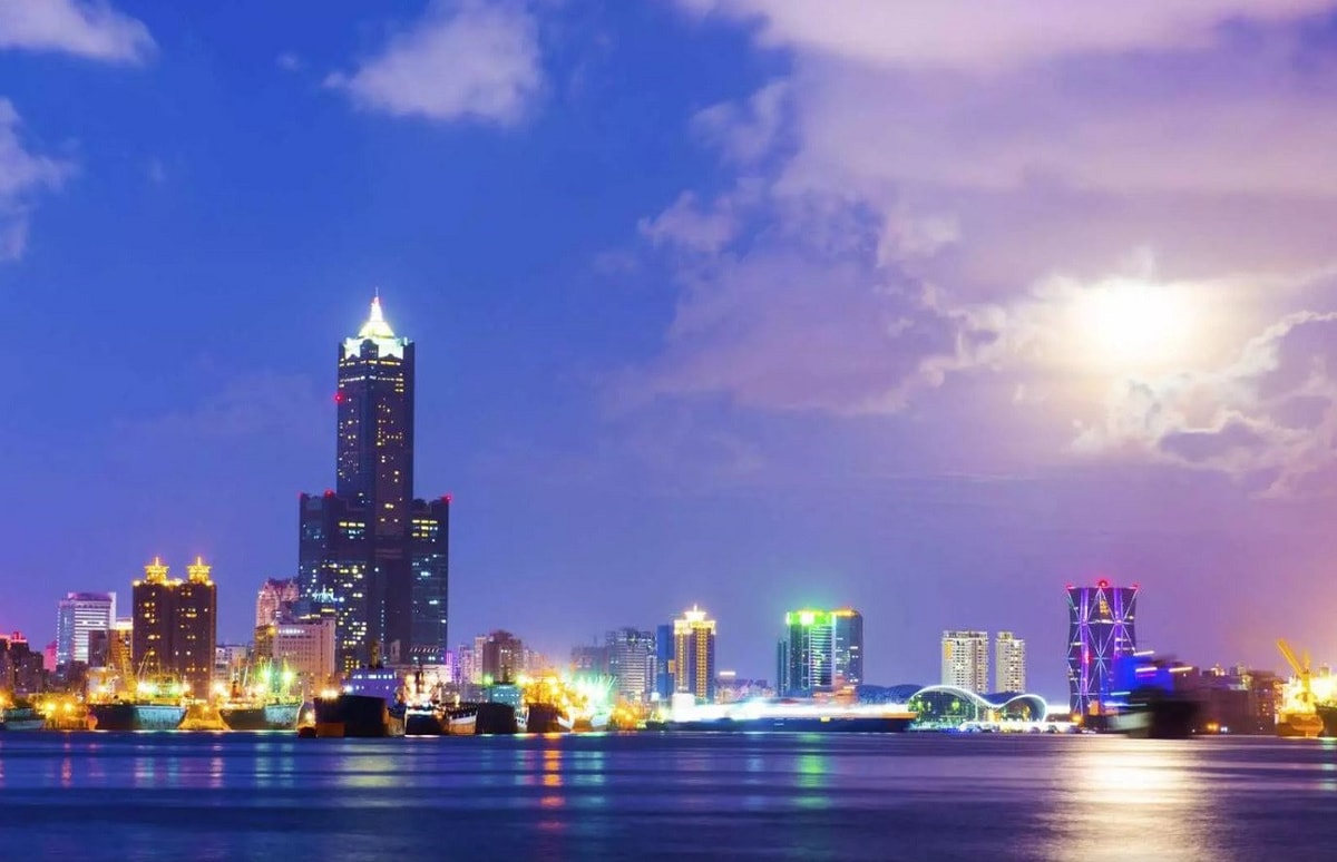 Kaohsiung Night Tour and Love River Cruise