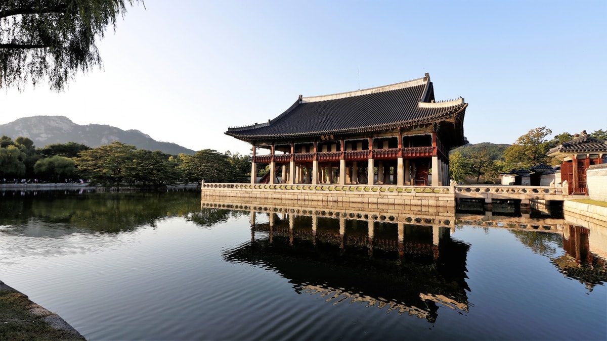 Gyeongbokgung Palace and Seoul City Tour