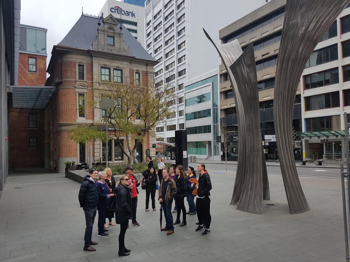 Perth Walking Tour with Pub Crawl