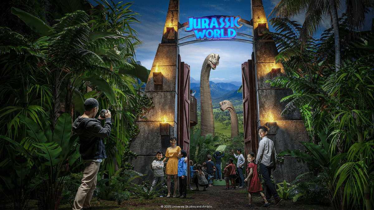 Jurassic World: The Experience Bangkok Ticket
