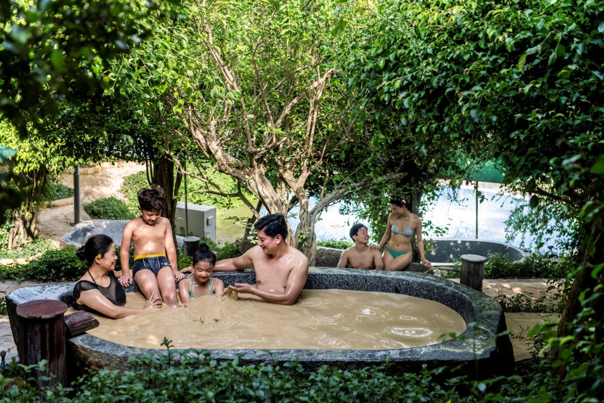 VinWonders Hon Tam Mud Bath Ticket