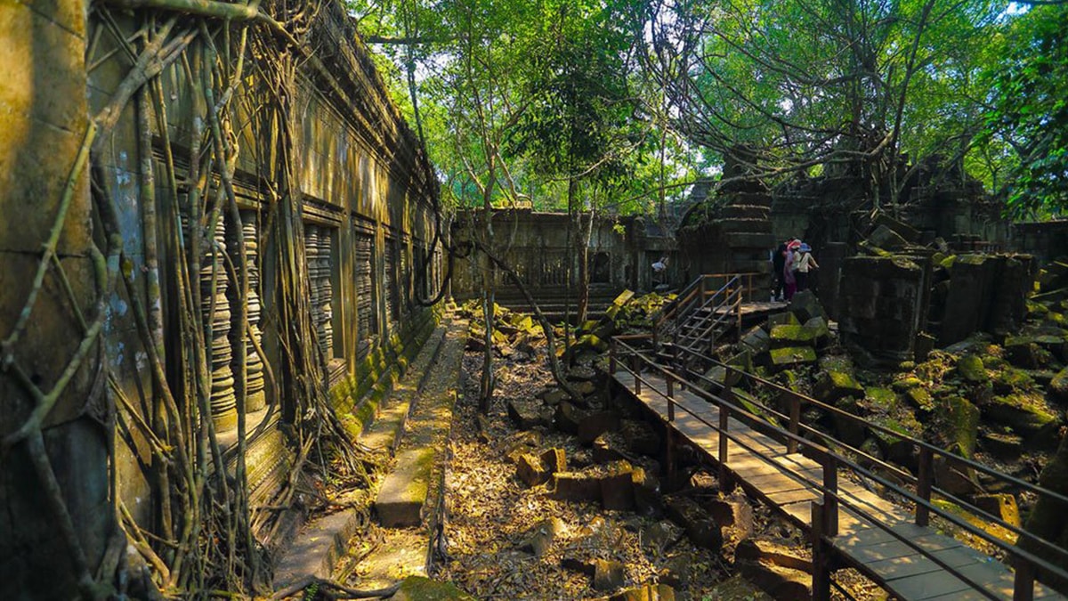 Koh Ker and Beng Mealea Temple Tour