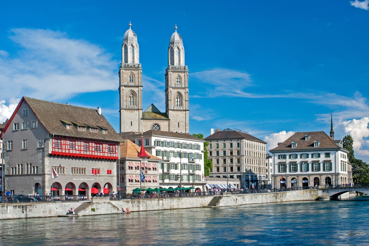 Zurich City Tour with Cruise and Lindt Home of Chocolate