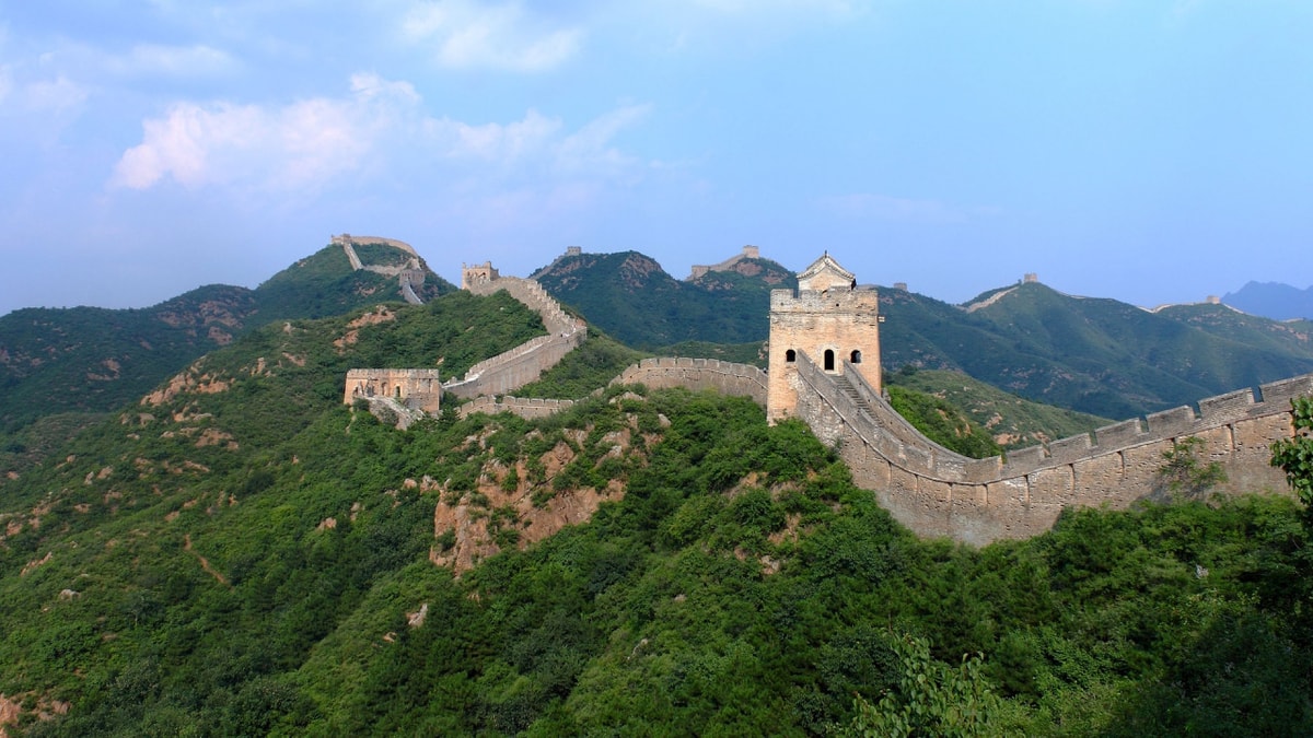 Jinshanling Great Wall Hiking Tour
