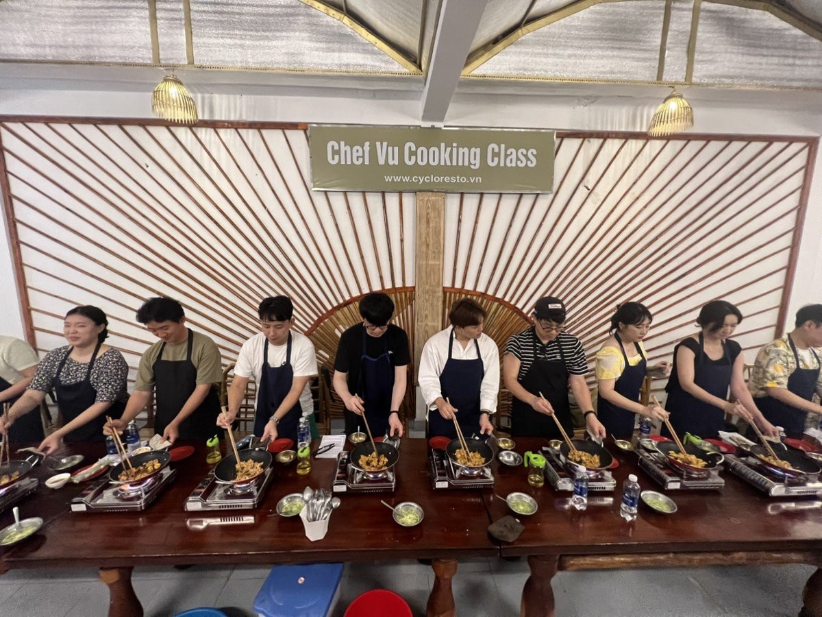 Chef Vu Cooking Class with Market Tour and Cyclo Ride