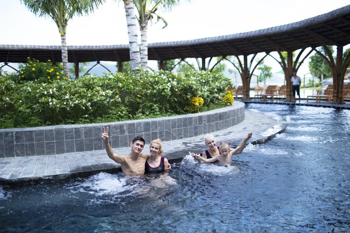 VinWonders Hon Tam Mud Bath Ticket